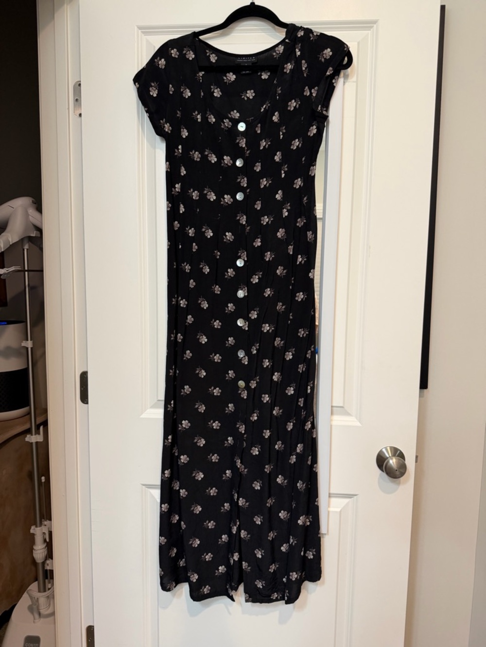 90’s Faith Hill era Black Floral Button-Front Women’s Dress